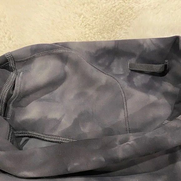 Lululemon Leggings Size 4 - Picture 3 of 9